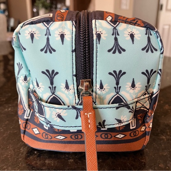 New Tory Burch Virginia Printed Large Cosmetic Case, Lola Montez, Makeup Bag - Picture 4 of 13